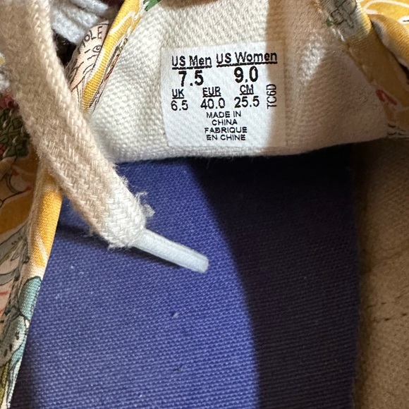 VANS Alice in Wonderland sneakers sz 9 - Picture 7 of 8